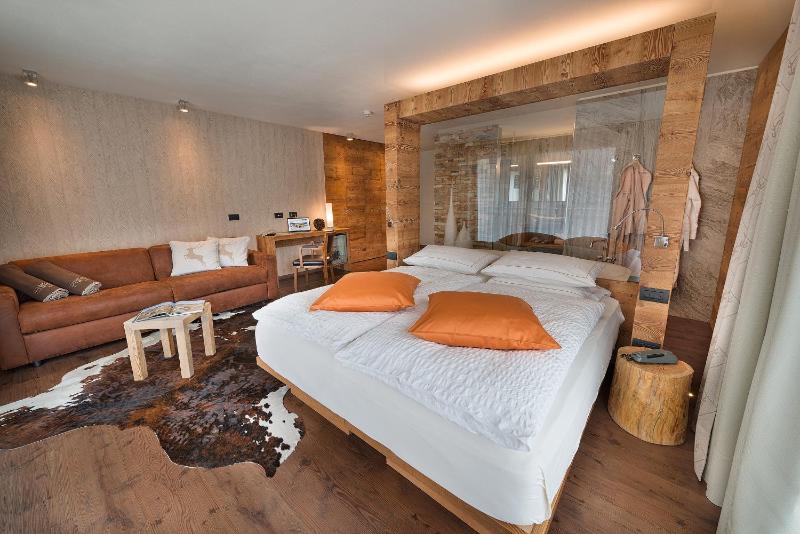 Junior Suite image 2