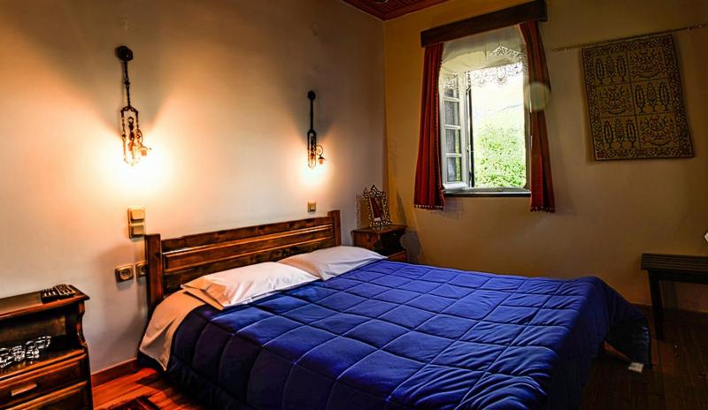 Double Room with Mountain View image 2