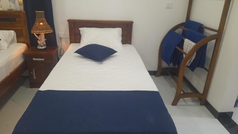 Lisky villa Blue Beach Hiriketiy - image 15