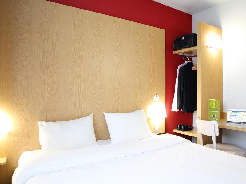 Double Room image 4
