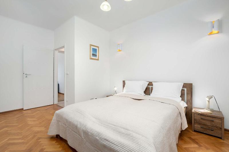 Traditional Apartment in Rzeszów Close to the Park River and Market by Noclegi Renters - image 2