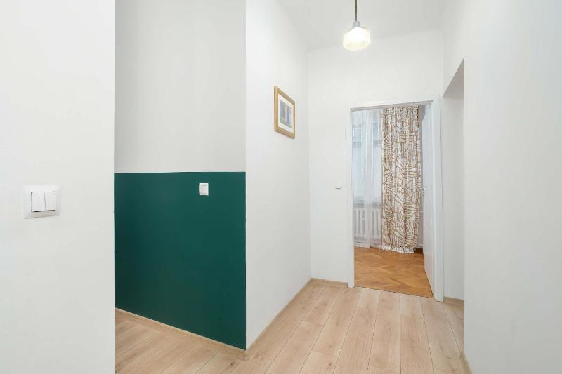 Traditional Apartment in Rzeszów Close to the Park River and Market by Noclegi Renters - image 9