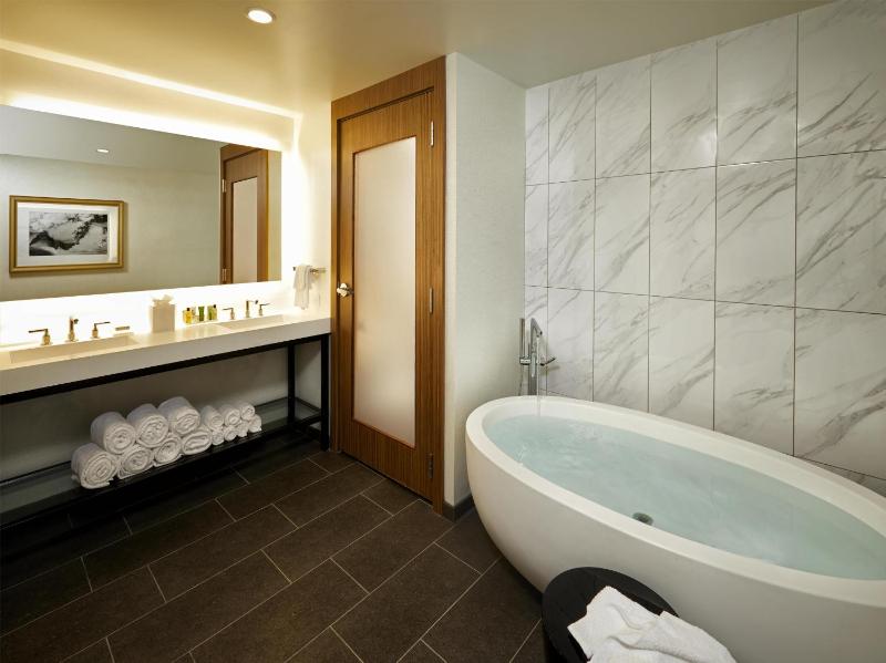 Hilton Cleveland Downtown - image 32