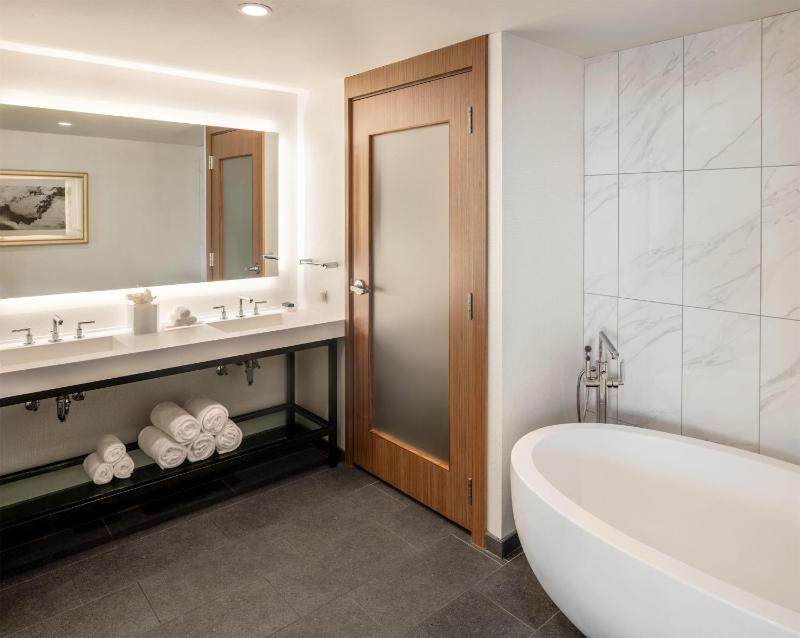Hilton Cleveland Downtown - image 16