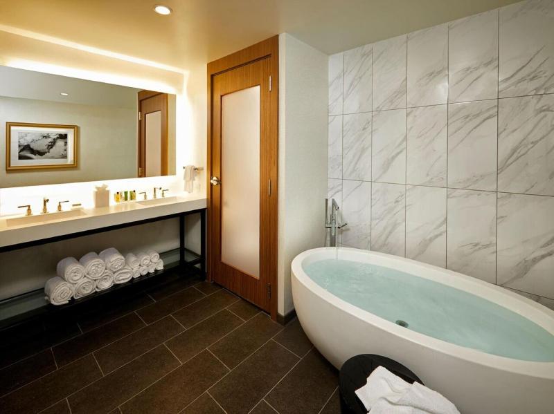 Hilton Cleveland Downtown - image 12