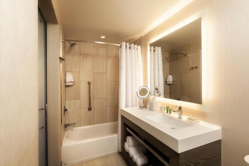 Hilton Cleveland Downtown - image 38