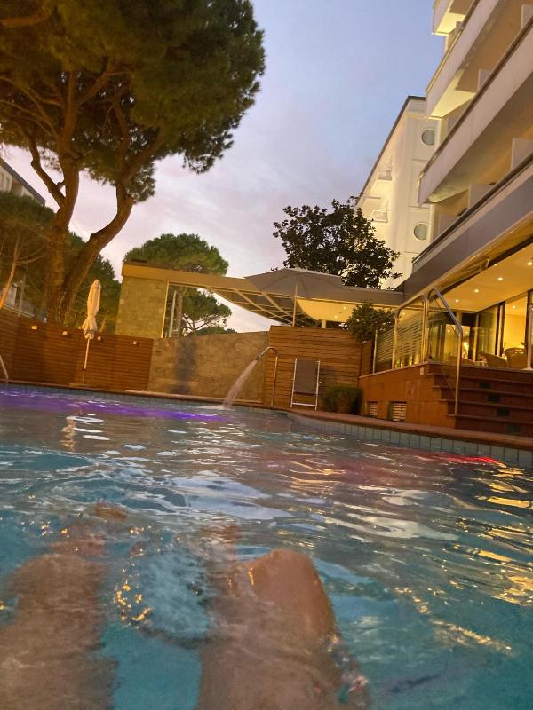 National Hotel - image 26
