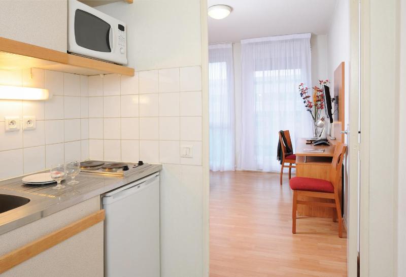 One-Bedroom Apartment (4 Adults) image 2