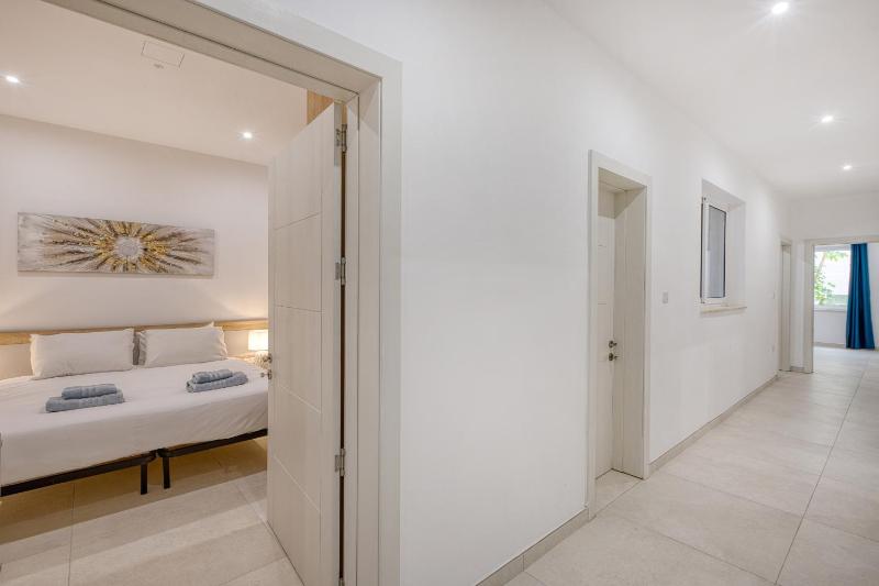 Spacious & Cozy 4-Bedroom in Sliema JELL1-2 - image 13