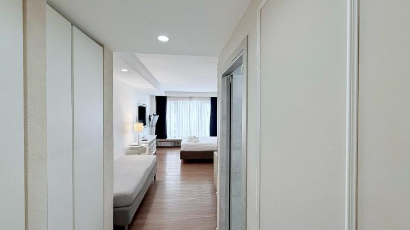 Prestige Rooms Chiaia - image 3