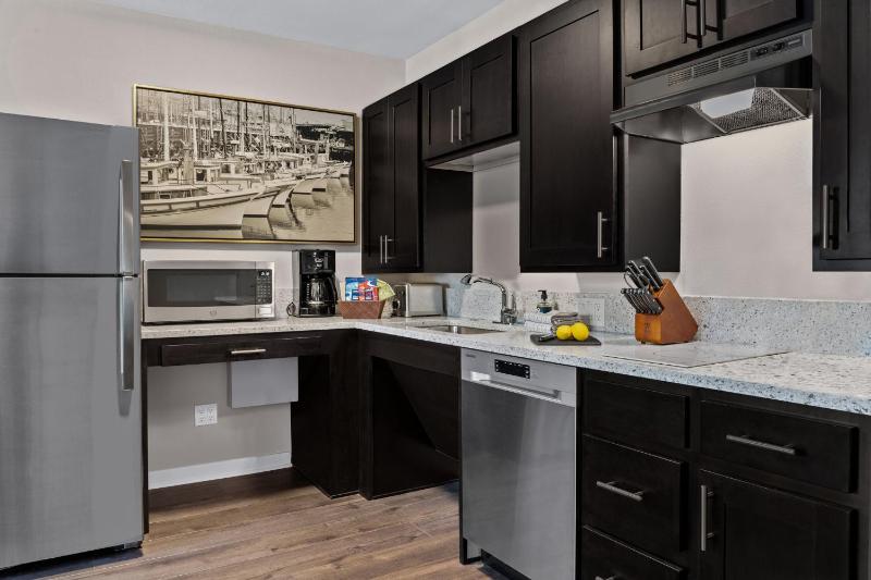 Suites at Fishermans Wharf - image 13