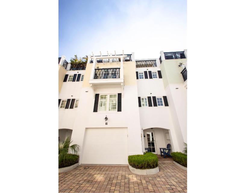 Blanco Luxury Villa - image 11
