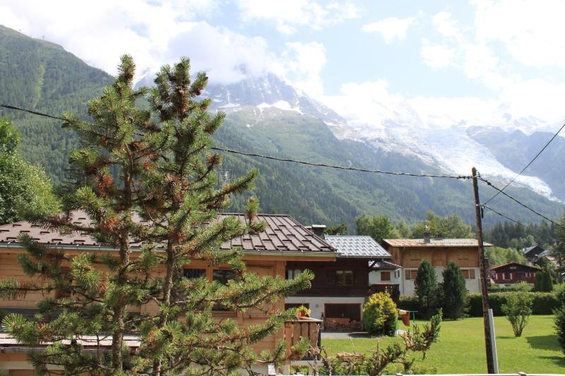 Apartment with Mountain View image 2