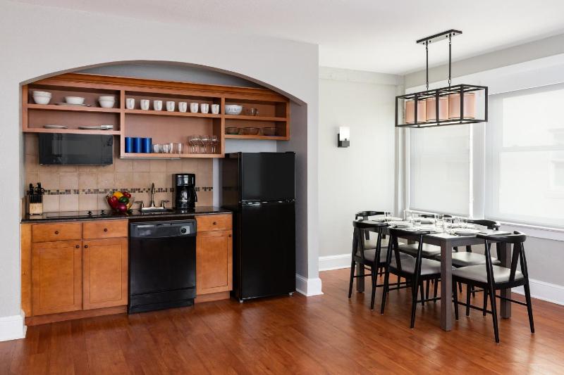 Club Wyndham Riverside Suites - image 4