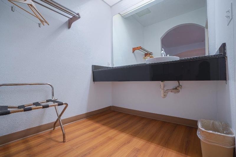 Island Inn By OYO Galveston Beach TX - image 32