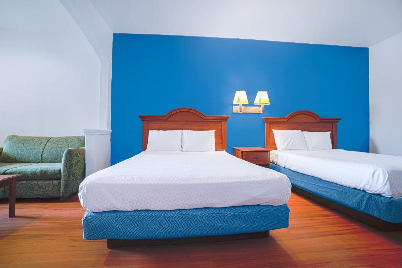 Island Inn By OYO Galveston Beach TX - image 2