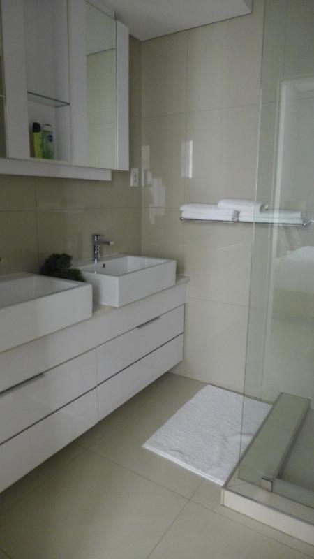 ITowers Luxury Apartment 2 - image 9