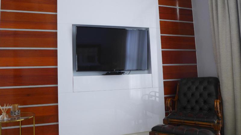ITowers Luxury Apartment 2 - image 6