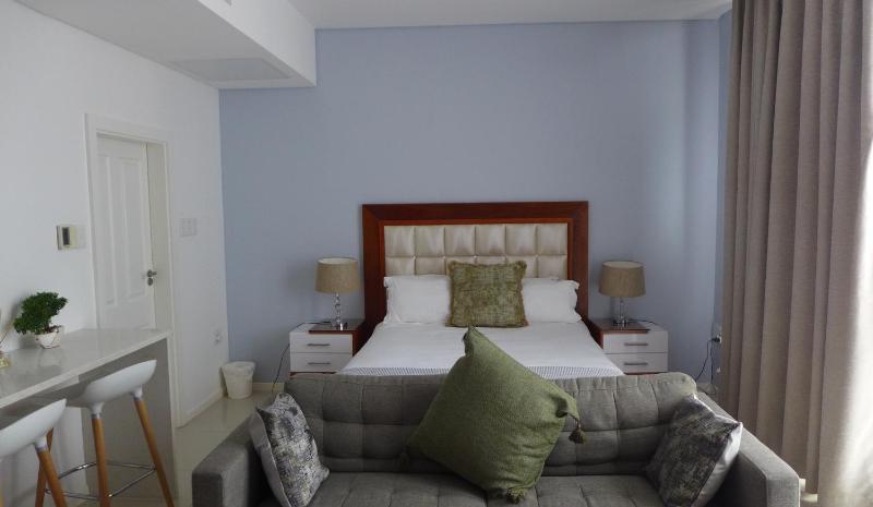 ITowers Luxury Apartment 1 - image 2
