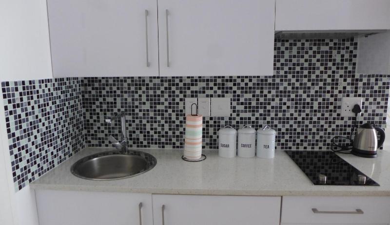ITowers Luxury Apartment 1 - image 6