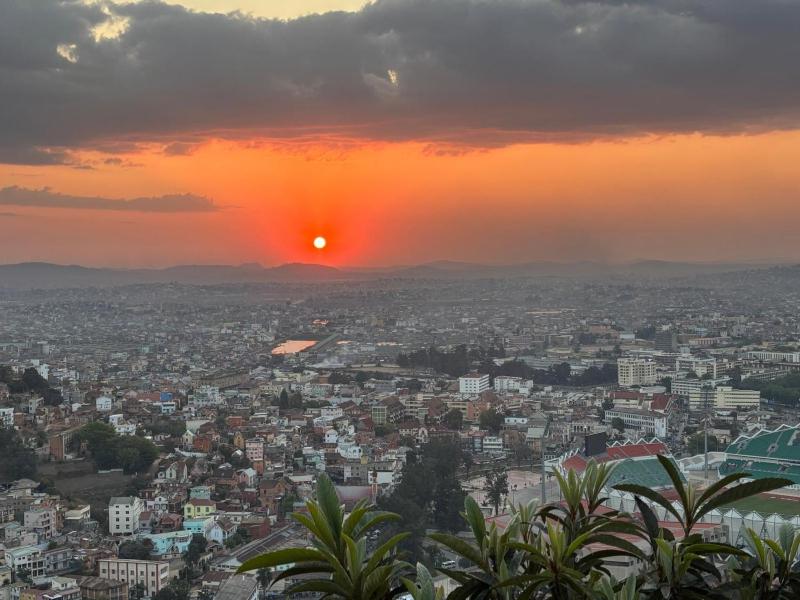 Golden Sunset - Appart'Hôtel -Vue sur la ville - image 12