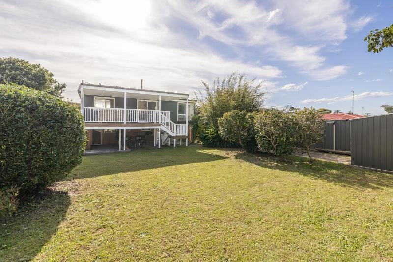 Shoal Bay 83  83 Horace St - Air Conditioned home away from home - image 6