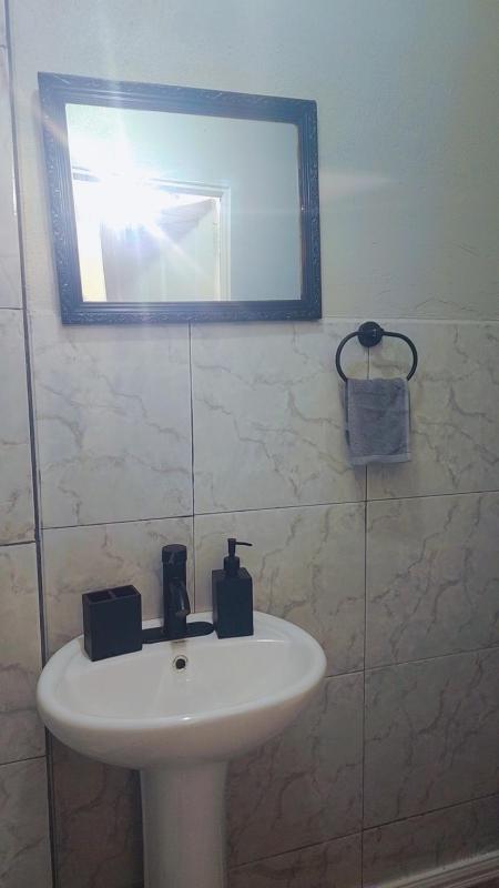 Simple Stays Studio Apartment in Kitty Georgetown Guyana - image 3