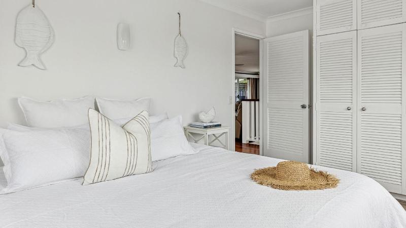 Pandanus - Spacious Waterfront Escape with Private Pontoon & Pool - Holiday Yamba - image 20
