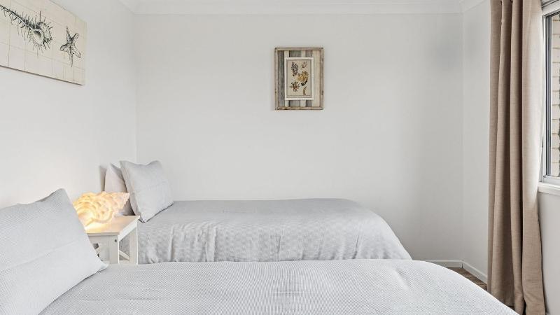 Pandanus - Spacious Waterfront Escape with Private Pontoon & Pool - Holiday Yamba - image 14