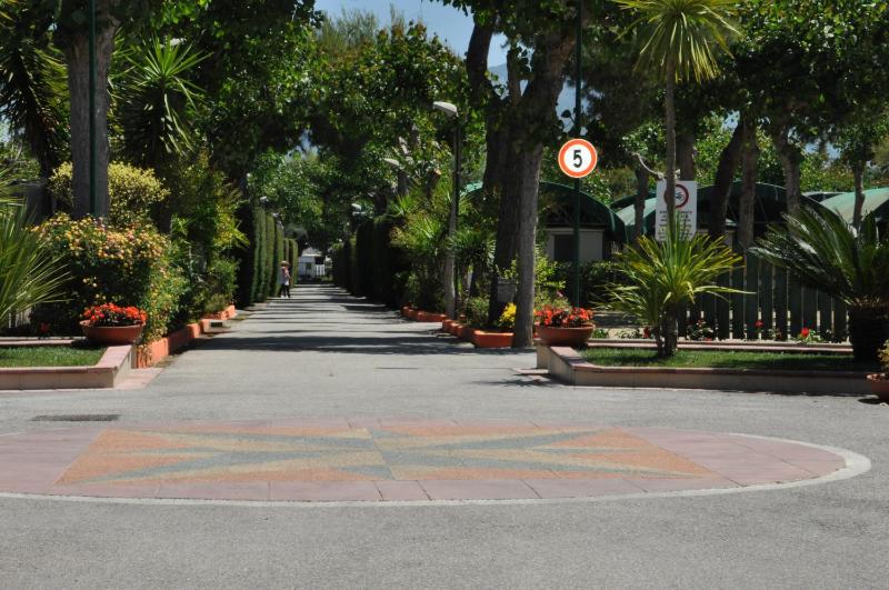 Camping Poseidonia Images