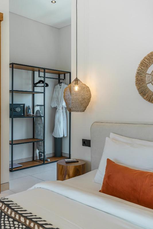 Canggu Hacienda - Elegant Private Retreat for Couple - image 9