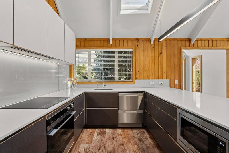 Alpine Meadow Haven - Wanaka Holiday Home - image 9