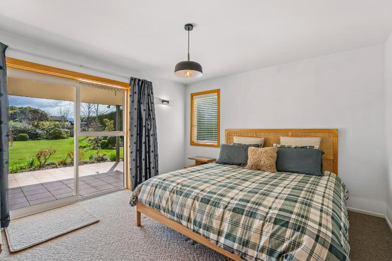Alpine Meadow Haven - Wanaka Holiday Home - image 22