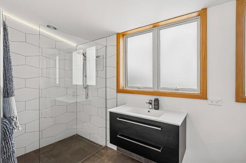 Alpine Meadow Haven - Wanaka Holiday Home - image 12