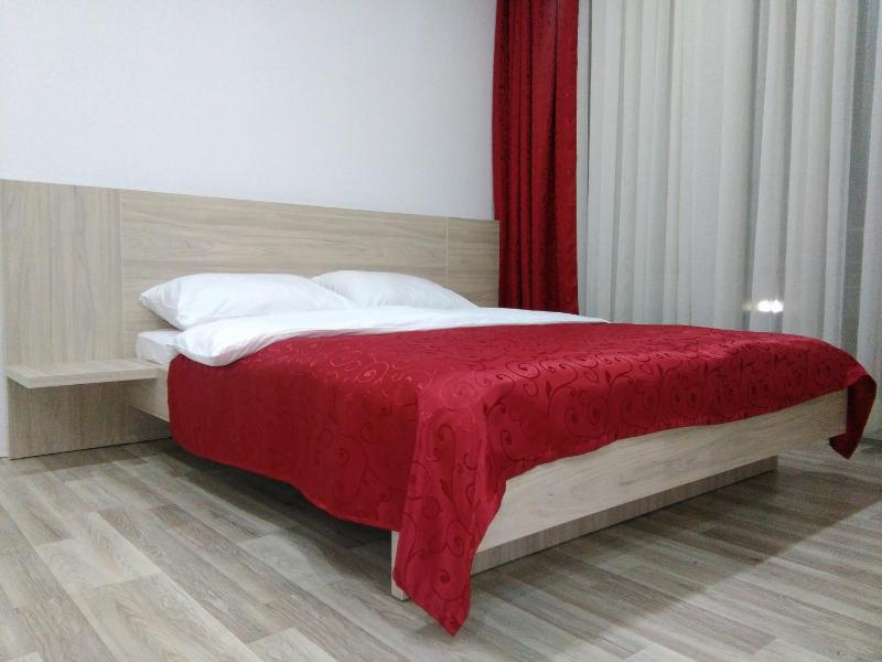 Double Room with Balcony image 2
