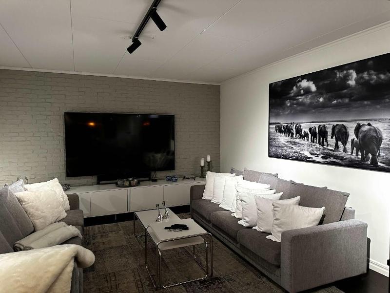 Modern Villa with Hot Tub & Sauna Near Stockholm - image 11