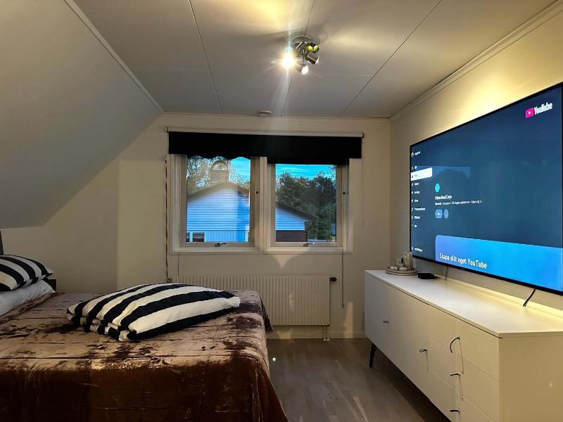 Modern Villa with Hot Tub & Sauna Near Stockholm - image 14