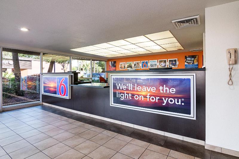Motel 6 Tampa FL - Fairgrounds - image 30