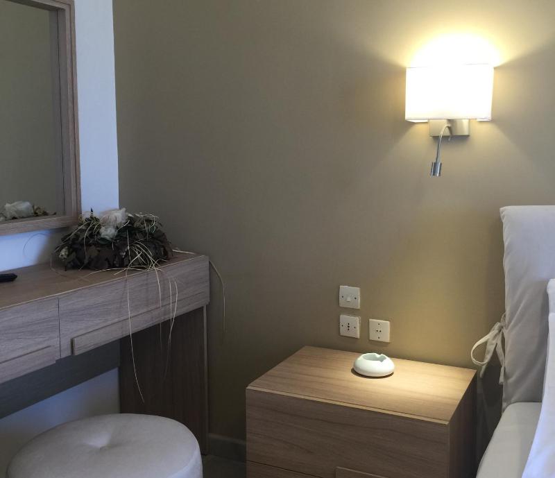 Standard Twin Room with Sea View image 1