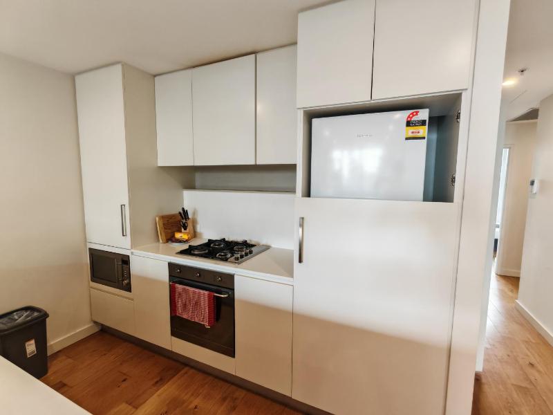 Sleek 2BR Modern Apartment in Sydney’s Tech Hub - image 4