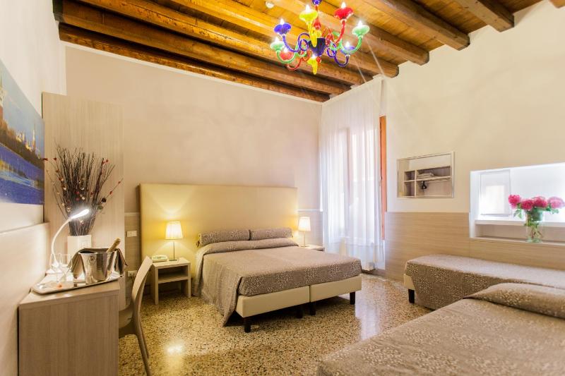 Quadruple Room image 2