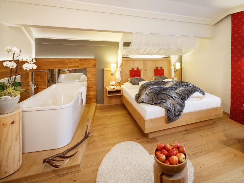 Romantic-Suite image 4