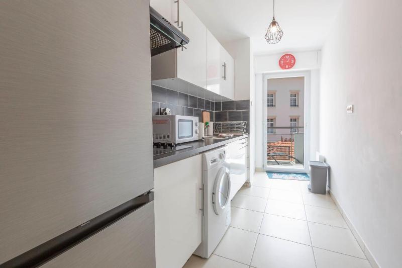 Plaza Antibes one-bedroom apartment with AC - image 10