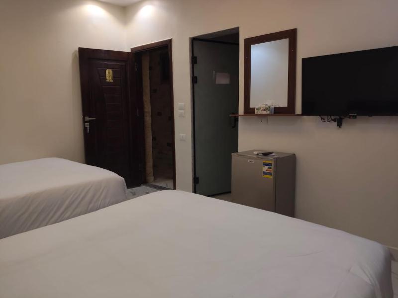 Nemes Pyramids View INN - image 9