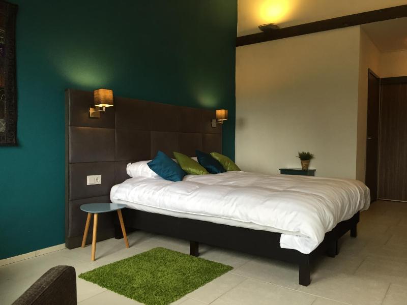 Deluxe Double Room with Shower image 1