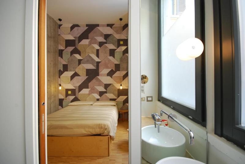 Double Room image 3