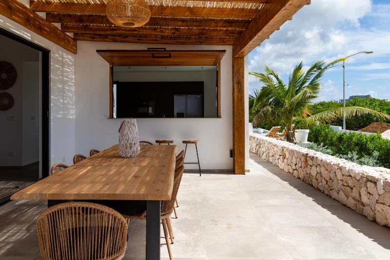 Luxury 8-person Villa with Private Pool - image 33