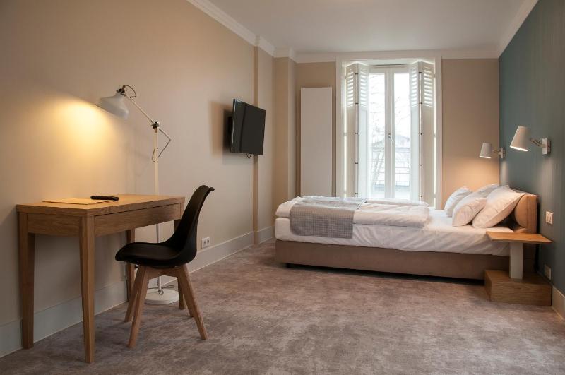 Deluxe Double Room image 2