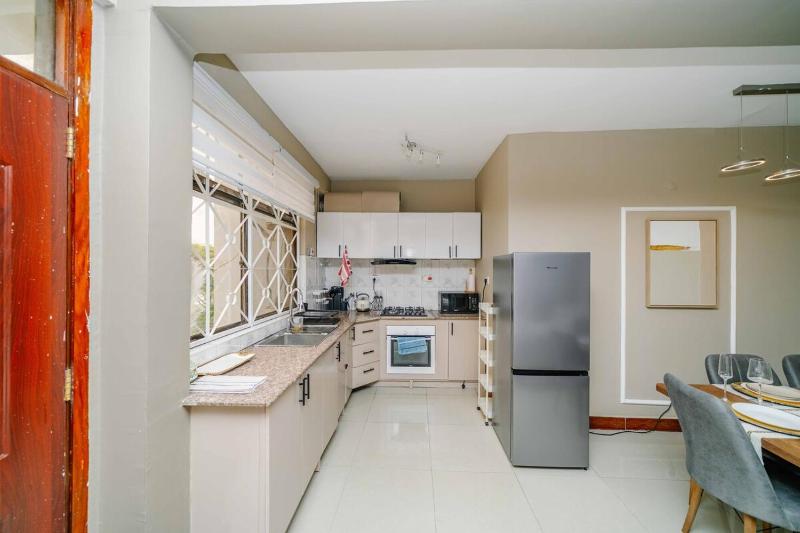 Ivory Block Apartment Modern 3BR in Mikocheni - image 5