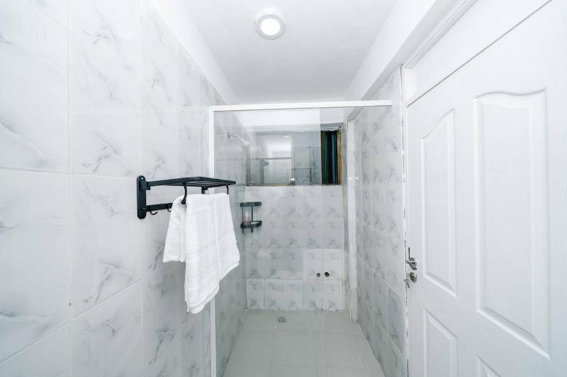 Ivory Block Apartment Modern 3BR in Mikocheni - image 9